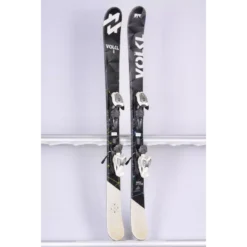 Kinder Ski's VOLKL WALL Jr. FREESTYLE, TWINTIP + Marker 7.0 -Thirtytwo || Atomic || Salomon Winkel kinder ski s volkl wall jr freestyle twintip marker 7 0.jpg 2