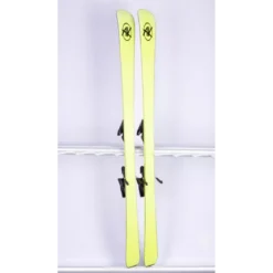 Ski's AK SKI Yellow 2019, Woodcore, Titan, Carbon, ELASTAC, SWISS Handmade + AK 12 ( TOP Staat ) 9 Ski's AK SKI Yellow 2019, Woodcore, Titan, Carbon, ELASTAC, SWISS Handmade + AK 12 ( TOP Staat ) -Thirtytwo || Atomic || Salomon Winkel ski s ak ski yellow 2019 woodcore titan carbon elastac swiss handmade ak 12 top staat.jpg 3
