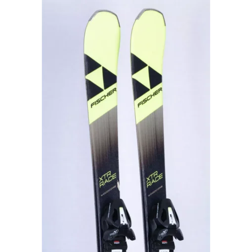 Ski's FISCHER XTR RACE RT 2019, Woodcore, Piste Rocker + Fischer RS 10 -Thirtytwo || Atomic || Salomon Winkel ski s fischer xtr race rt 2019 woodcore piste rocker fischer rs 10.jpg