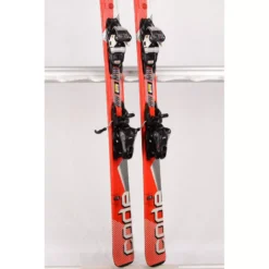 Ski's VOLKL CODE 7.4 Red, Grip Walk, FULL Sensor WOODcore, TIP Rocker + Marker FDT 10 ( TOP Staat ) -Thirtytwo || Atomic || Salomon Winkel ski s volkl code 7 4 red grip walk full sensor woodcore tip rocker marker fdt 10 top staat.jpg 2