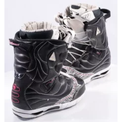 Snowboard Schoenen NORTHWAVE DEVINE, Super Lace, TF3 Liner, Black/white/pink 11 Snowboard Schoenen NORTHWAVE DEVINE, Super Lace, TF3 Liner, Black/white/pink -Thirtytwo || Atomic || Salomon Winkel snowboard schoenen northwave devine super lace tf3 liner black white pink.jpg 2