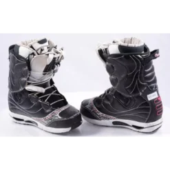 Snowboard Schoenen NORTHWAVE DEVINE, Super Lace, TF3 Liner, Black/white/pink 13 Snowboard Schoenen NORTHWAVE DEVINE, Super Lace, TF3 Liner, Black/white/pink -Thirtytwo || Atomic || Salomon Winkel snowboard schoenen northwave devine super lace tf3 liner black white pink.jpg 4